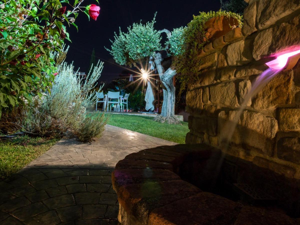Le Rose Bed and Breakfast Nettuno Exteriör bild